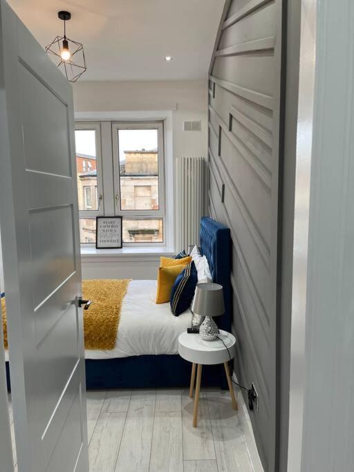 Cheerful 2 Bedroom Homely Apartment, Sleeps 6 Guest Comfy, 3X Double Bed, Parking, Free Wifi, Suitable For Business, Leisure Guest,Glasgow, Glasgow West End, Near City Centre Buitenkant foto