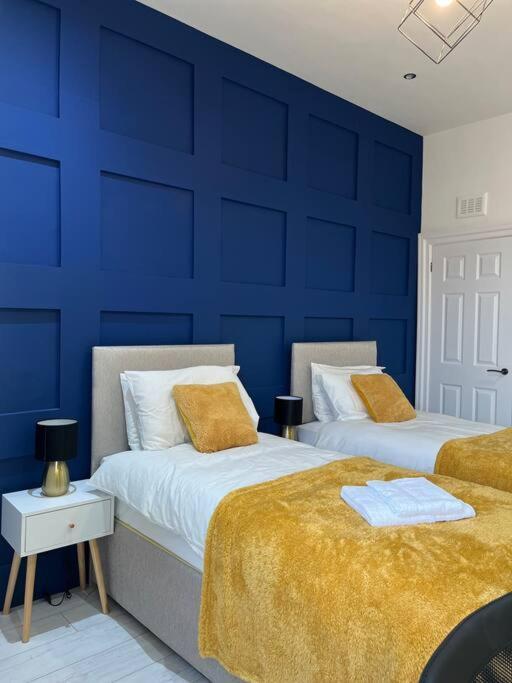 Cheerful 2 Bedroom Homely Apartment, Sleeps 6 Guest Comfy, 3X Double Bed, Parking, Free Wifi, Suitable For Business, Leisure Guest,Glasgow, Glasgow West End, Near City Centre Buitenkant foto