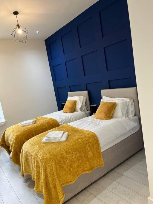 Cheerful 2 Bedroom Homely Apartment, Sleeps 6 Guest Comfy, 3X Double Bed, Parking, Free Wifi, Suitable For Business, Leisure Guest,Glasgow, Glasgow West End, Near City Centre Buitenkant foto