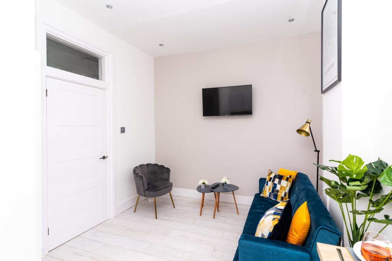 Cheerful 2 Bedroom Homely Apartment, Sleeps 6 Guest Comfy, 3X Double Bed, Parking, Free Wifi, Suitable For Business, Leisure Guest,Glasgow, Glasgow West End, Near City Centre Buitenkant foto