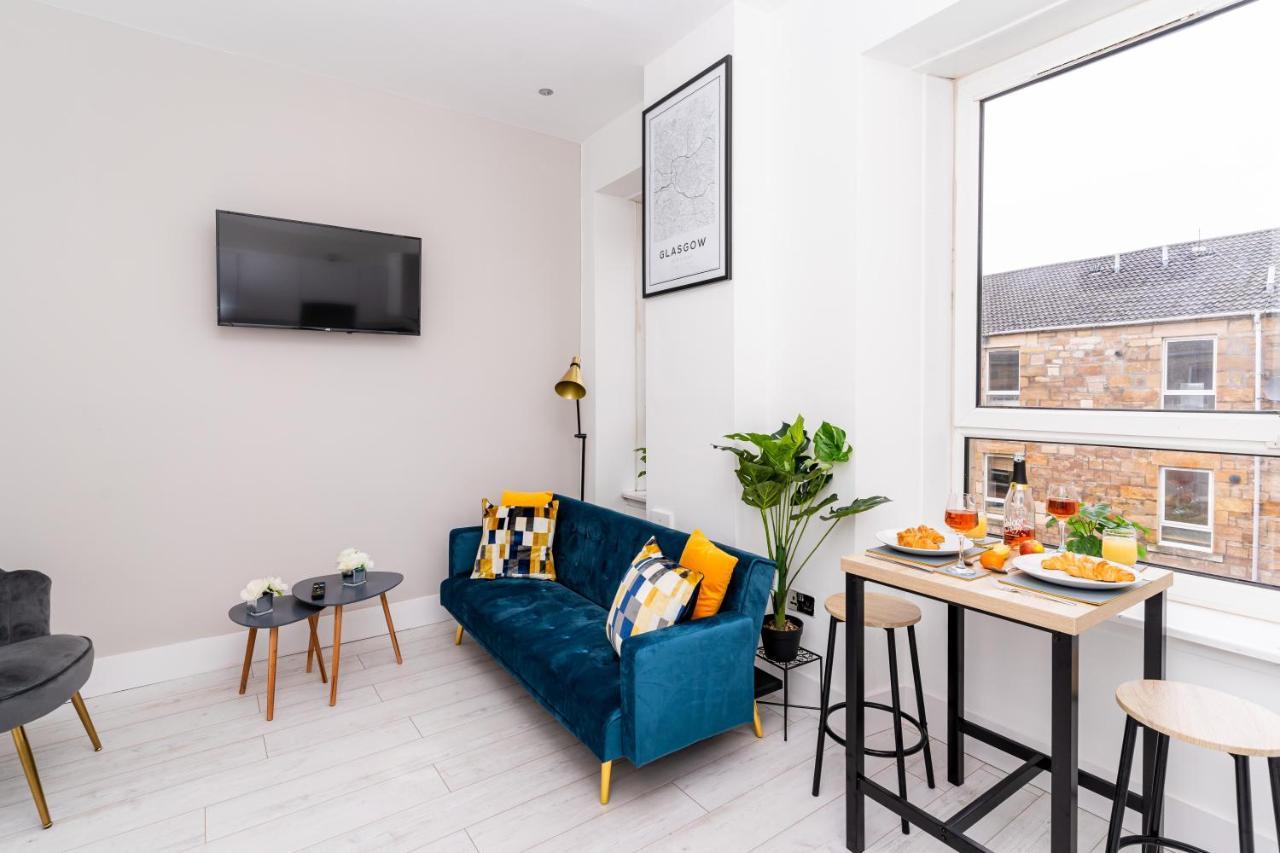 Cheerful 2 Bedroom Homely Apartment, Sleeps 6 Guest Comfy, 3X Double Bed, Parking, Free Wifi, Suitable For Business, Leisure Guest,Glasgow, Glasgow West End, Near City Centre Buitenkant foto