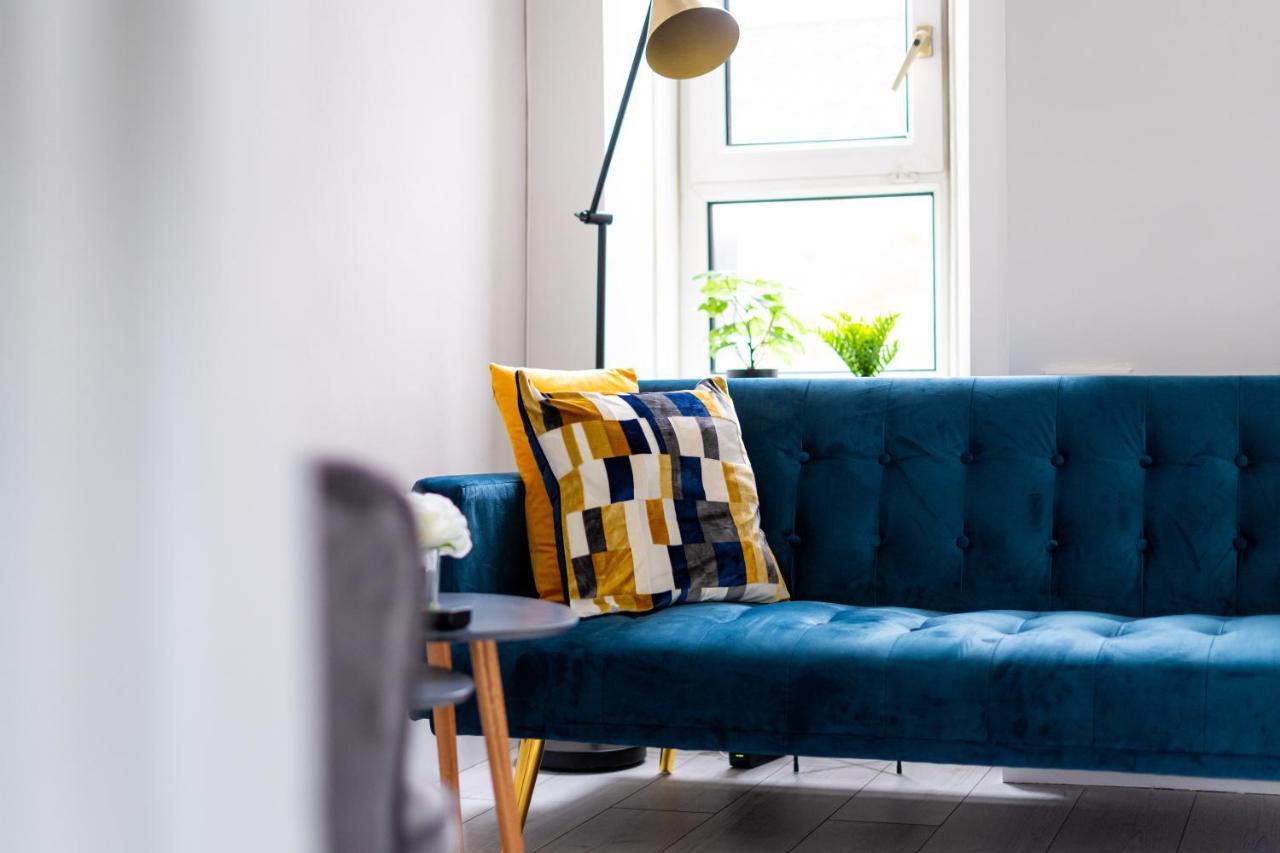 Cheerful 2 Bedroom Homely Apartment, Sleeps 6 Guest Comfy, 3X Double Bed, Parking, Free Wifi, Suitable For Business, Leisure Guest,Glasgow, Glasgow West End, Near City Centre Buitenkant foto