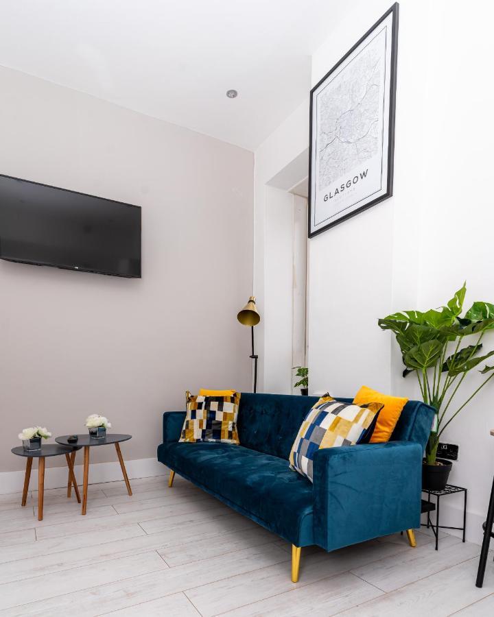 Cheerful 2 Bedroom Homely Apartment, Sleeps 6 Guest Comfy, 3X Double Bed, Parking, Free Wifi, Suitable For Business, Leisure Guest,Glasgow, Glasgow West End, Near City Centre Buitenkant foto